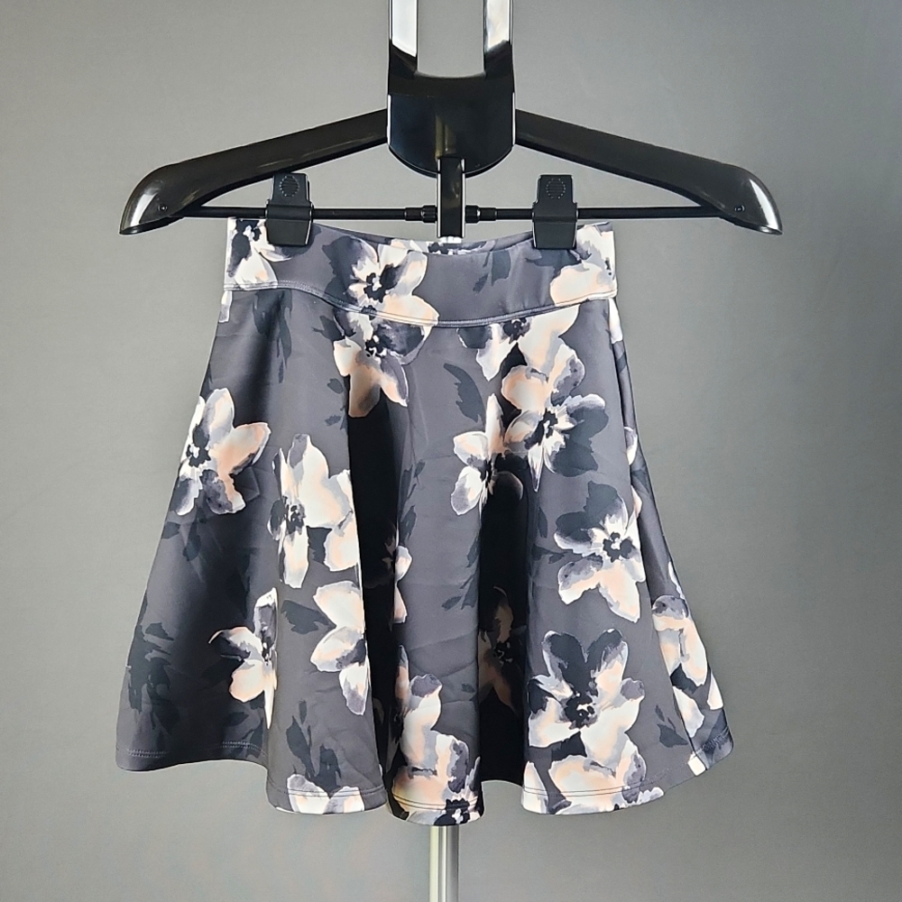 Hollister - Skater Skirt- Black Foral- Size XS